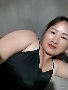 emini-xx stripchat live cam model