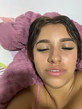 liahot69 stripchat live cam model