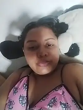 Ninibella stripchat live cam model