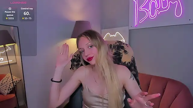 EmmaGilmoree stripchat live cam model