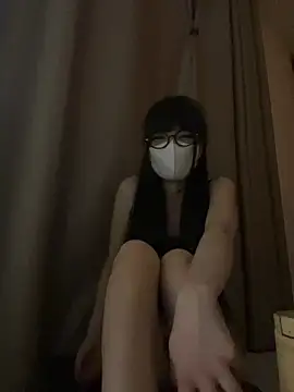UyenAn2k6 stripchat live cam model