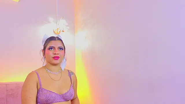 BELLA_TENTATION_CR stripchat live cam model