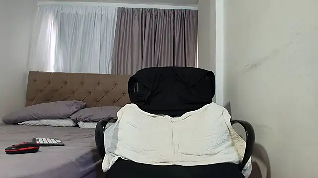 sam_her stripchat live cam model