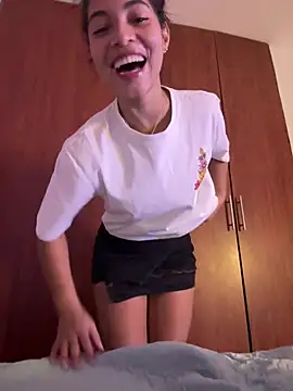 AkiraY10 stripchat live cam model