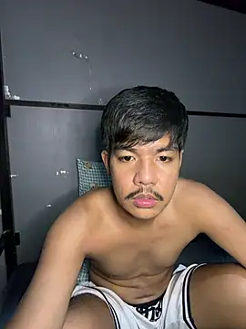 Dylannn_30 stripchat live cam model