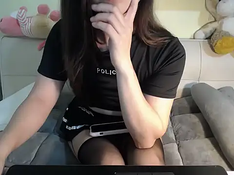 Mia-Zhen stripchat live cam model