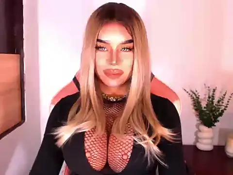 DominantxSheena stripchat live cam model