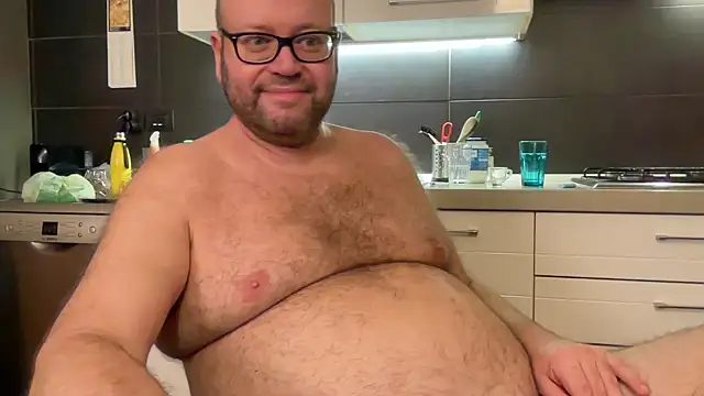 theitalianbear stripchat live cam model