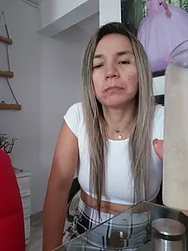 Ms_lunaRose stripchat live cam model