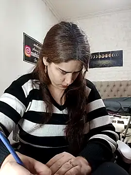 nahiarabiel33 stripchat live cam model