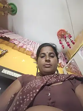 Reena_lodha stripchat live cam model