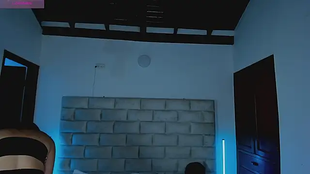 HollyGrey_ stripchat live cam model