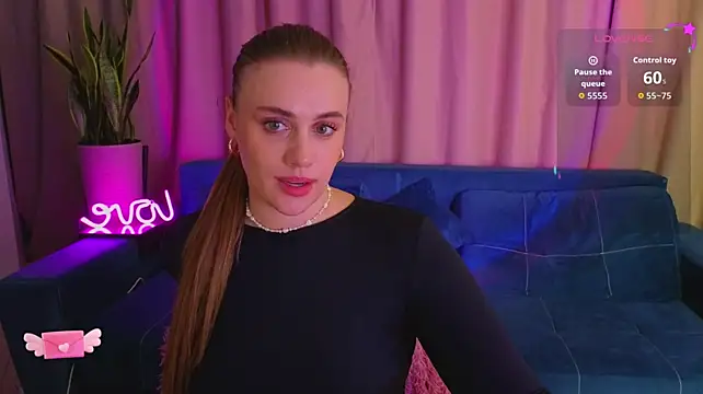 Milana_Monroe stripchat live cam model