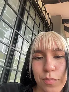ZaraHaze stripchat live cam model