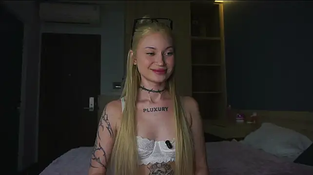Adalheidis stripchat live cam model