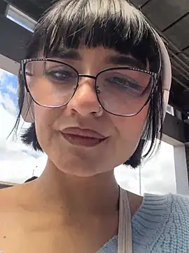 Aleja_B stripchat live cam model