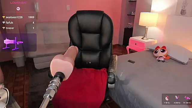 Emily_robertss1 stripchat live cam model