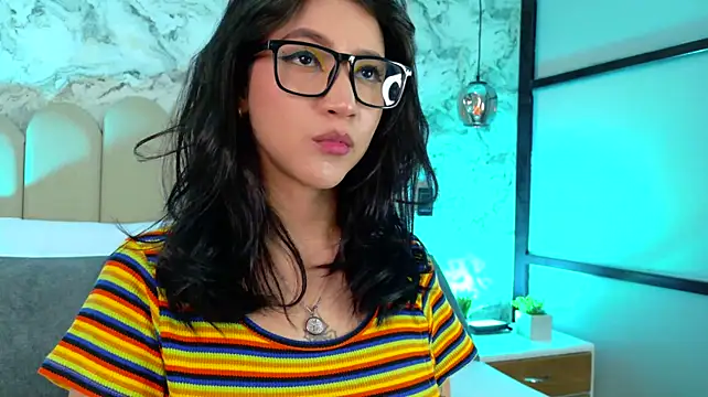 SarahyAmada stripchat live cam model