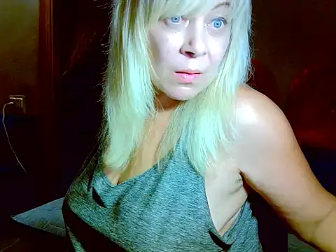 AgoniA7 stripchat live cam model