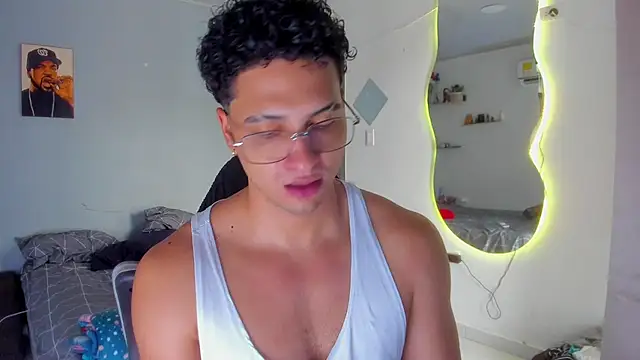 Kris_Khalifa69 stripchat live cam model