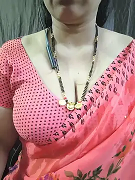 bhuvana_555 stripchat live cam model