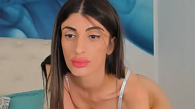 SkinnyDolly stripchat live cam model