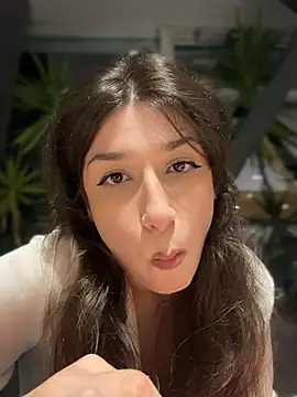 ScarletBloom_ stripchat live cam model