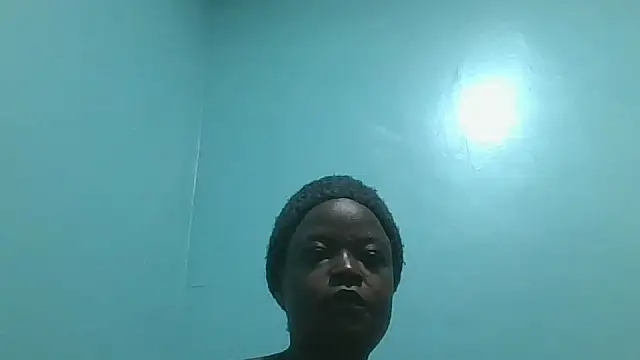 BOOBQUEEN25 stripchat live cam model