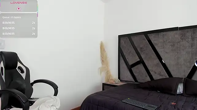 IrisFyre stripchat live cam model