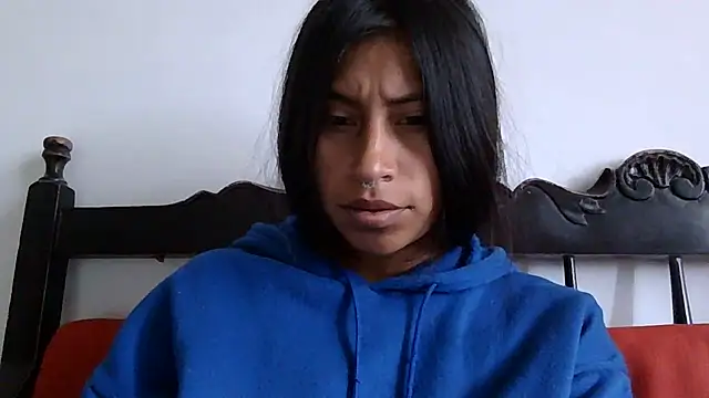 Pocahontas_Honey stripchat live cam model
