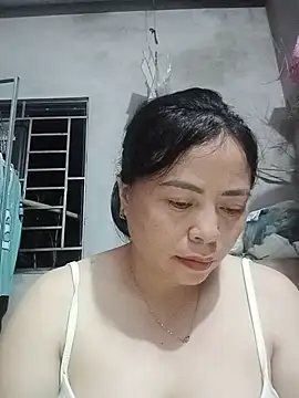 Lee_bee1 stripchat live cam model
