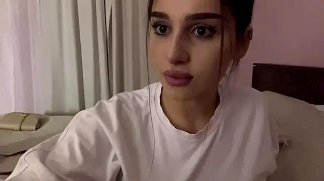 Leylanda stripchat live cam model