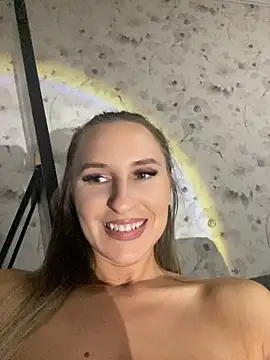 ZyvellaLuna stripchat live cam model