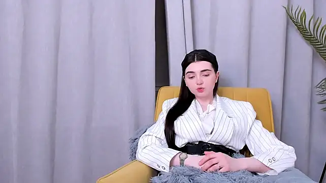 PhebeSebranek stripchat live cam model