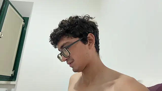 TylerWhite_ stripchat live cam model