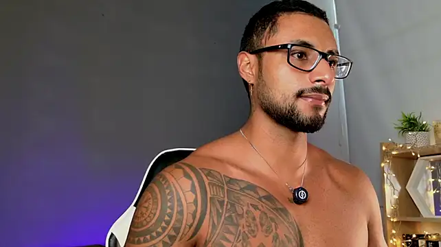 LiamGarcia1 stripchat live cam model