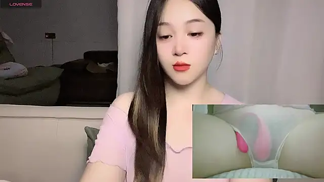 woaiqinqin stripchat live cam model