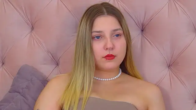 TinnaBurton stripchat live cam model