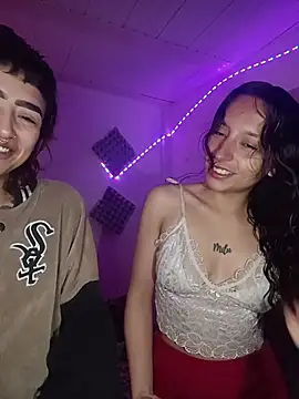 AlexxaAndRileyy stripchat live cam model