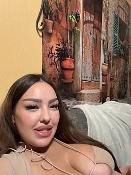 SpanishYoungGirl stripchat live cam model