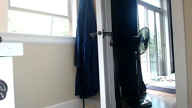 raea_quinn stripchat live cam model