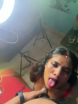V-Hot-Sweti stripchat live cam model