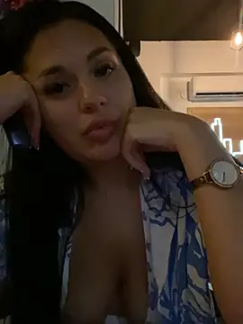 KayaGlow stripchat live cam model