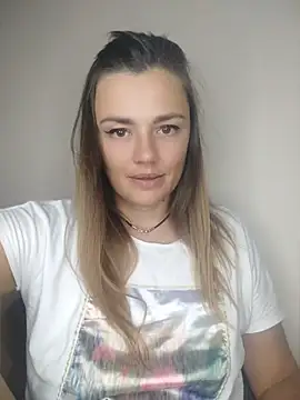KrissSexi stripchat live cam model