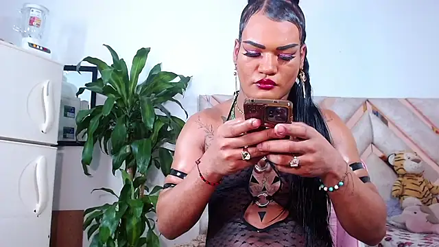 DOLL_PARTY_BIGCOCK stripchat live cam model