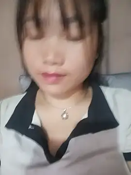 lylaanhmin stripchat live cam model