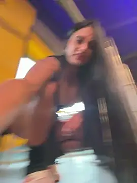 RoseOnYou stripchat live cam model