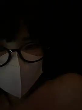 UyenAn2k6 stripchat live cam model