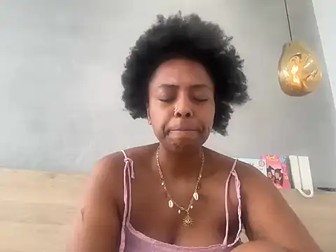 ChocolateCakeQueen stripchat live cam model