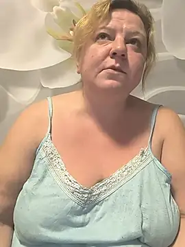 jusichka stripchat live cam model